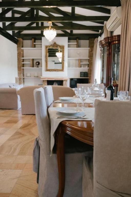 Marble Luxury Suites Karteros Eksteriør billede