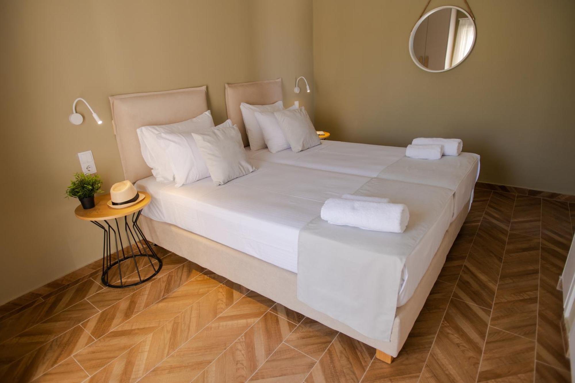 Marble Luxury Suites Karteros Eksteriør billede